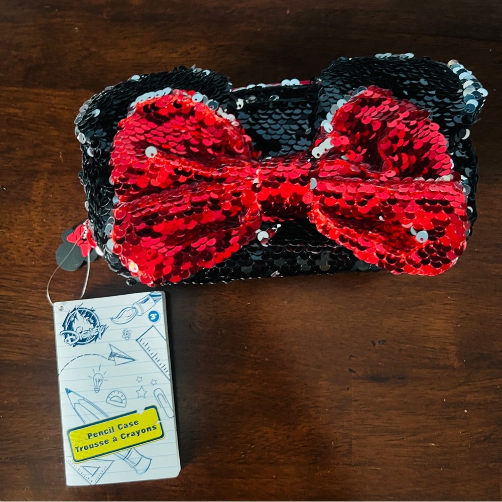 Disney Store Minnie Mouse Reversible Sequin Pencil Case !